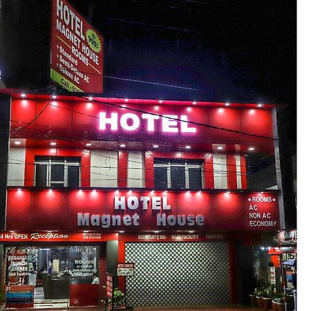 Hotel Magnet House เดห์ราดุน ภายนอก รูปภาพ